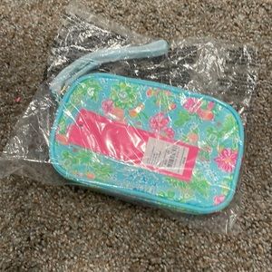 NWT Lilly loves Disney wristlet